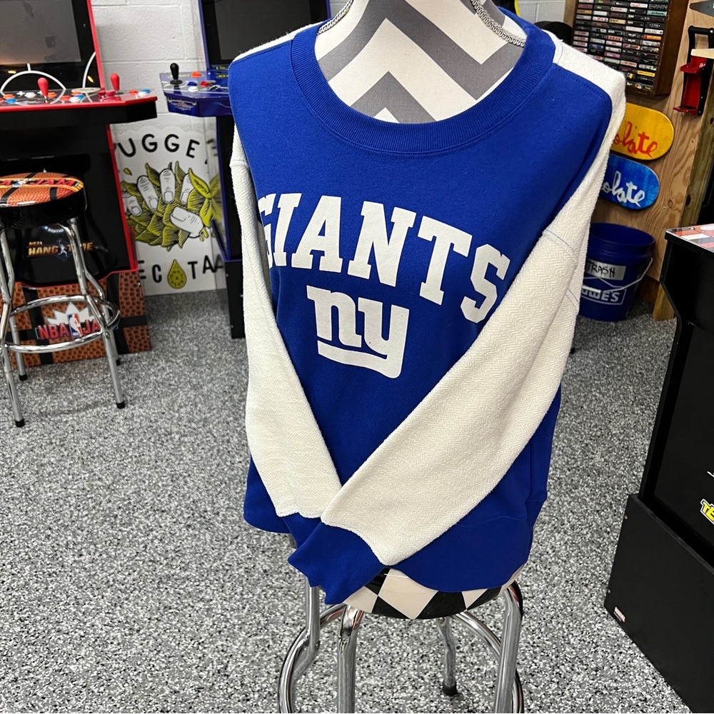 LOOK AT DETAILS NY GIANTS vintage sweatshirt BEAUTIFUL!